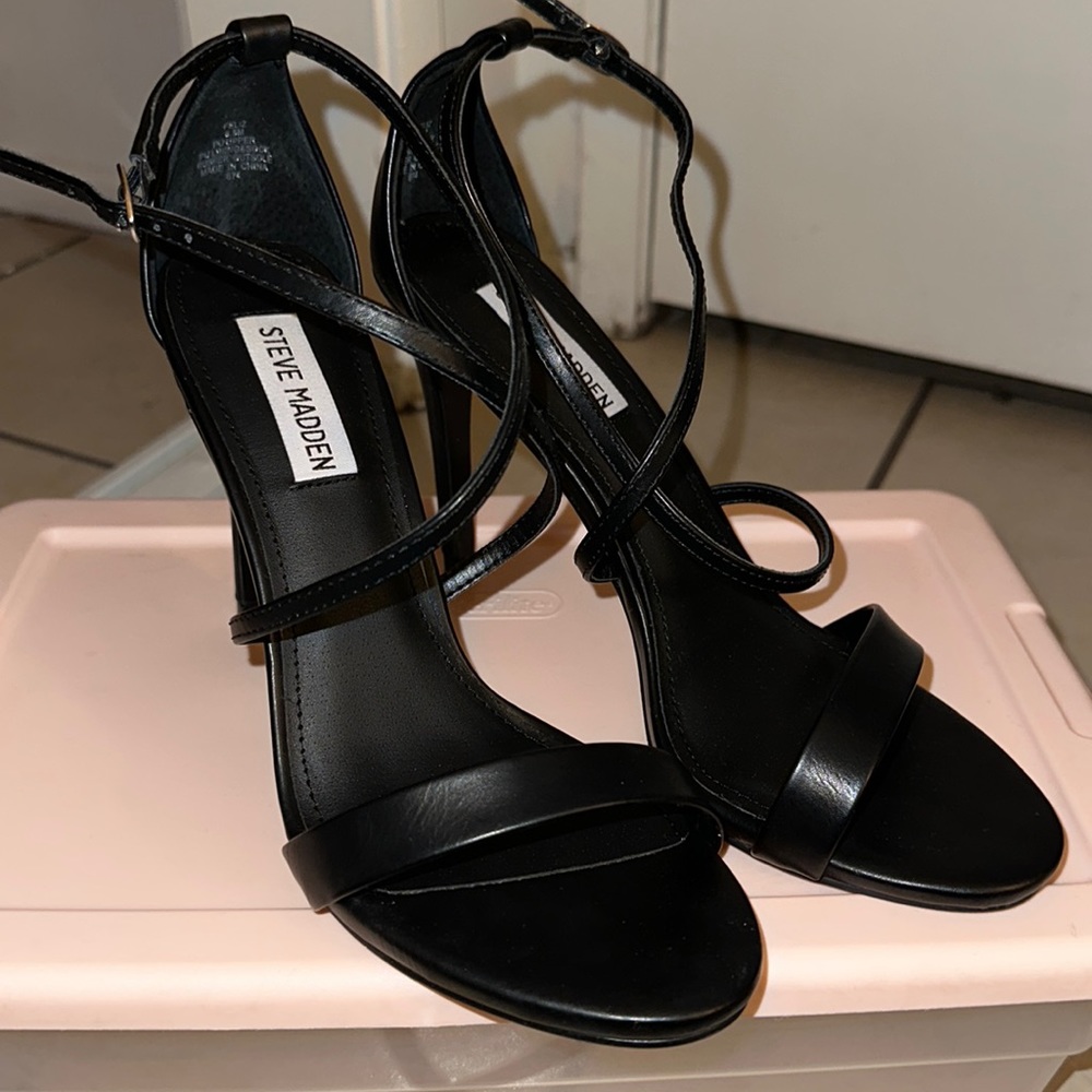 Black Steve Madden strapped heels